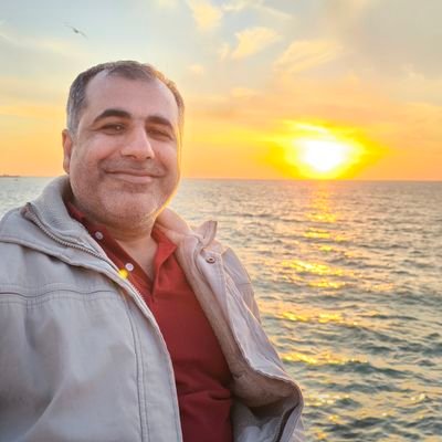 خوزستانی،پرسپولیسی،اصلاح طلب،اگر خدا قبول کنه مسلمان با کسانی که به مقدسات اسلام توهین می کنند میانه ای ندارم