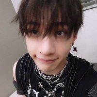 chels ‧₊˚ 🍔⋅ (@hugs4chn) Twitter profile photo