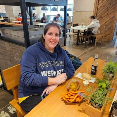 M2nc4s's profile picture. Profe de Primaria, EF e Inglés!!! Amante de las TIC!!! #Autista, con #TDAH y #AltasCapacidades... pero, por encima de todo... #Maestra por vocación!!!