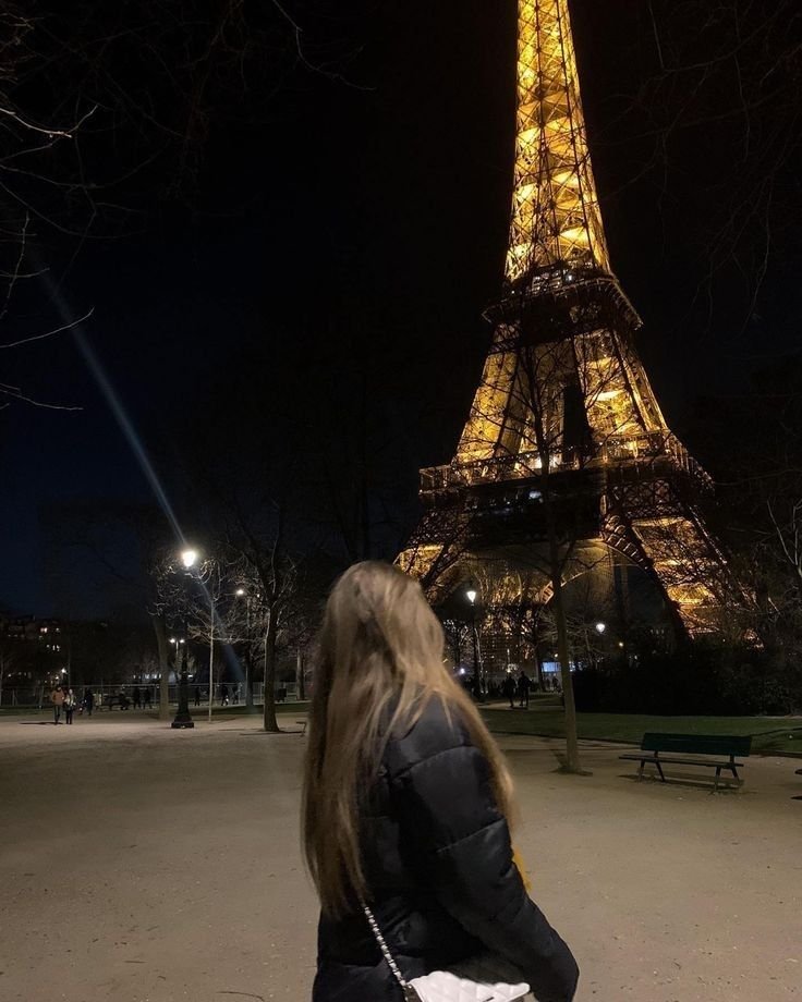 LeslyW7615's profile picture. 