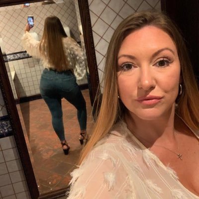 successful business woman here to support the vets and senior affairs 🎖️🪖