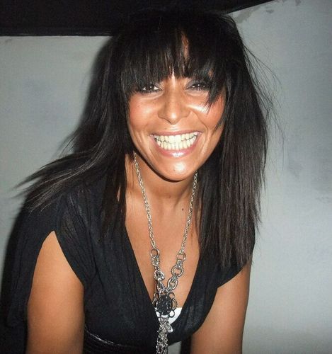 diorinaya's profile picture. Maman Célibataire depuis 2021 . Épicurienne de la vie , entrepreneuses , et épanouie . J’adore le piano , le sport et la lecture 😉