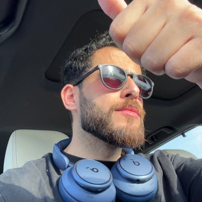 R7_man's profile picture. 