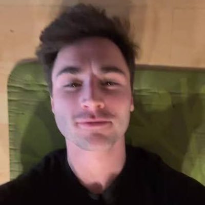 I’m gay and proud to be gay 🏳️🌈looking for more friends and more 🏳️🌈🏳️🌈