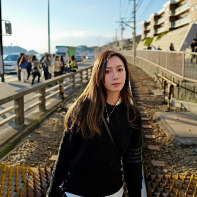 ava_lui_ve's profile picture. Life is like a box of chocolates， you never know what you are going to get。