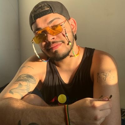 fumo, fumo, fumo, e a solidão não sai de mim