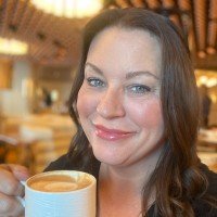 Mom | CEO & Host of https://t.co/knNii2h3Nm | Author of ‘F*ck Your Office Snacks’ | Producer | Keynote Speaker | Leadership Expert | Executive Coach