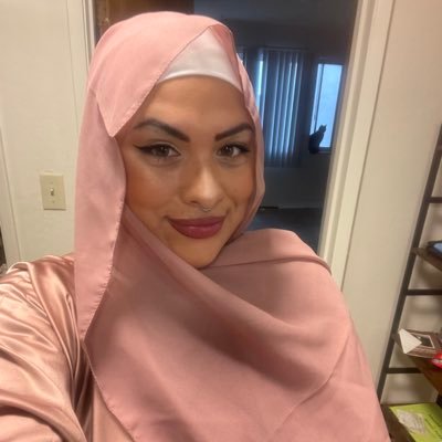 mindurbinizz's profile picture. Chicana Feminist Abolitionist Muslimah - FREE THE PEOPLE 🇵🇸🇨🇩🇸🇩🇵🇷🇬🇺🇭🇹🌺❤️‍🔥 LAND BACK! Alhamdulillah-ing my way thru life🙃
