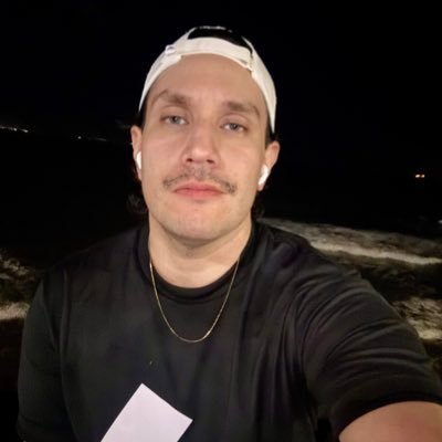 MrFdzz's profile picture. Everything happens for a reason! 🌟 EMBRACE YOUR WEIRDNESS! I am unprofessionally professional human being.