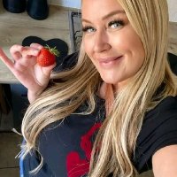 Rose Zara (@voxskylar44939) 's Twitter Profile