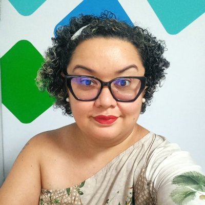 Mestranda em Estudos Literários na UFPI. Escrevo (raramente) na @noise_land, no @medium e na @geleiatotal.