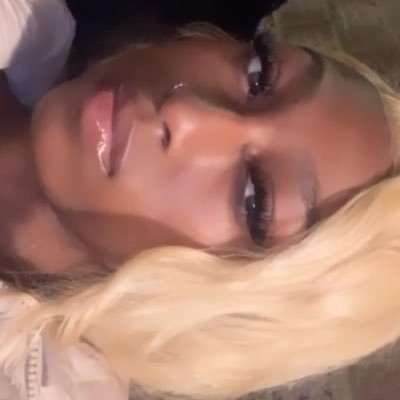 abriamyonna's profile picture. Aquarius! #FOREVERVMONEY🕊