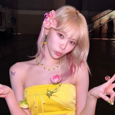 i4binnie's profile picture. 19|| she her|| my bfs no.1 fan