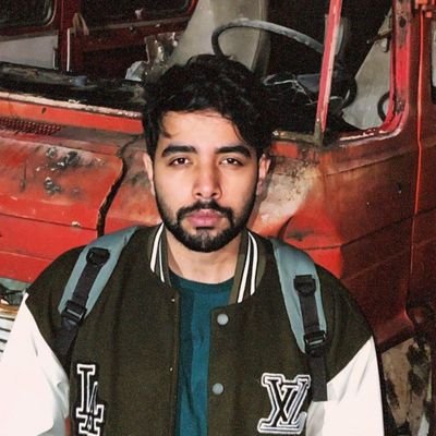 shamskondori's profile picture. روزمره نویس
اندکی فاخر