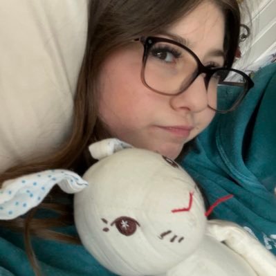 tehe_kenz_tehe's profile picture. probs fangirling ~ 120 goal is 110 ~ bi