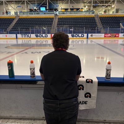 As a sports reporter with a deep passion for sports, I will use my knowledge to bring you the latest news from the world of sports.