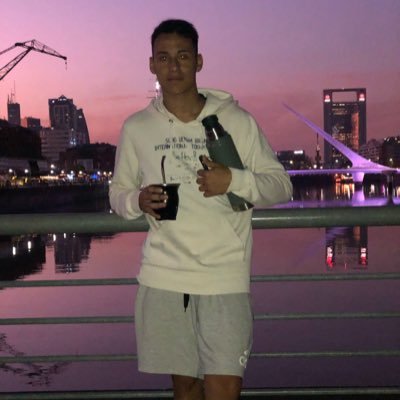 JUGADOR DE FÚTBOL