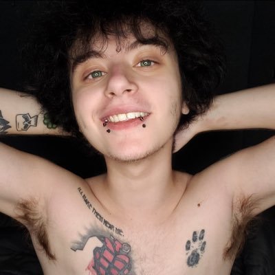 26 • he/it ftm • switch • sexy cosplayer •🍁 stoner 🍁 • ‼️NSFW/kink acc ‼️ • minors dni !! • i own @urlxcalslxt🖤 • 💸DMs $5 uncensored pics/vids💸povs $5💕