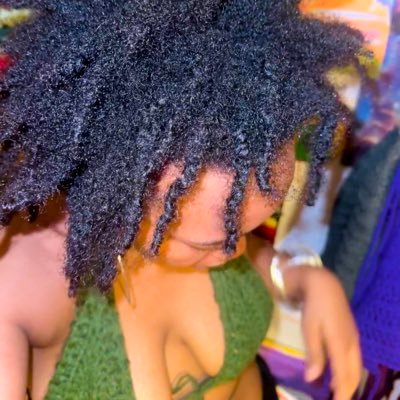 sahm | smoothie queen | fiber artist | herbalist | ✝️✨