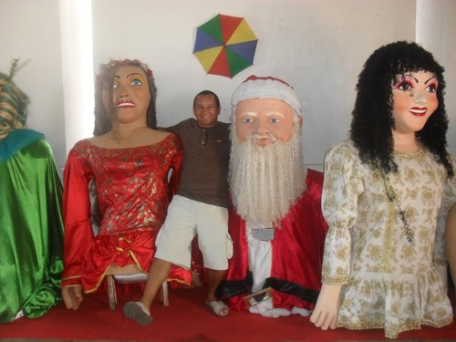 Professor graduado(formação profissional) em Pedagogia e Matemática... Com pós-graduação em Língua Portuguesa e Matemática numa Perspectiva Transdiciplinar.