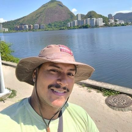 pobreousado's profile picture. @Flamengo  ❤️🖤
CASADO  👨‍👩‍👦