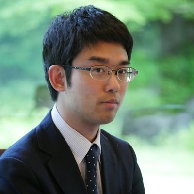 名古屋出身。地経学研究所研究員 & 広報担当。国際NGO Transparency International外部寄稿者、チェコ EUROPEUM欧州政策研究所訪問研究員、埼玉学園大学非常勤講師も務める。関心は中・東欧の比較政治、政策過程、汚職対策など。明大、サセックス大学院 (英国) 、CEU (ハンガリー)修了 。