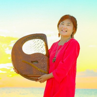 コロムでZeppを目指す🎵オヤコウコウ・ライブ🌟8/31日20-21時【歌であなたの人生を応援する声楽家&ライアー奏者】沖縄から世界音楽旅へ!歌うことは、祈り。美ら歌クラス主宰 |ミッションは、チャレンジする姿を子どもたちに見せること。桐朋学園大学卒業/二期会会員/変形股関節症調整中
