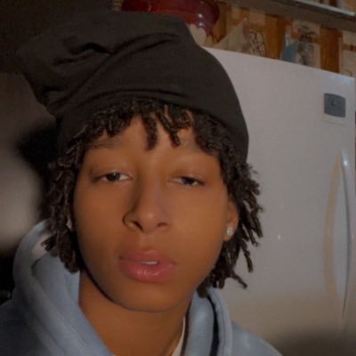 Down to earth, funny asf, loving, sweet YOUR FAVORITE FREAK😮💨🥰🤤 AND IONT DO LINK UPS SO DONT ASK ME I HAVE CONTENT FOR SALE JUST ASK