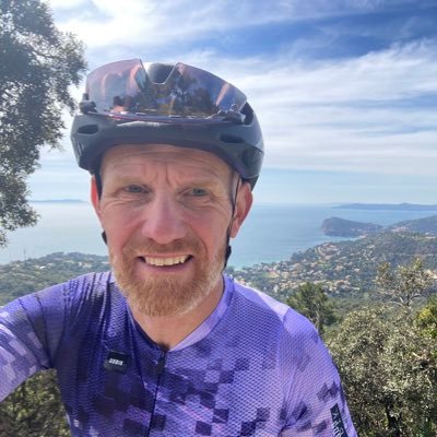🚴🏻♂️➡️ Team Rafa’L. Partager des moments uniques sur le bike.