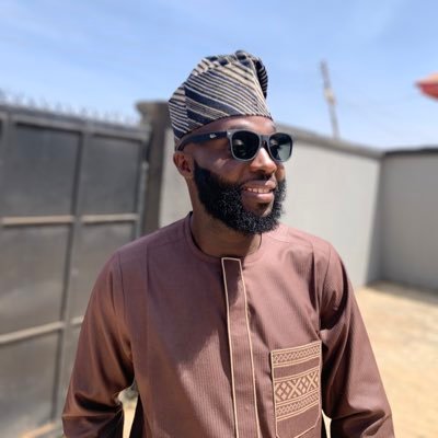 Their are no brains that are useless,only brains that are use-less.
An Accountant/psychologist.
STRONG CHELSEA FAN.
LOVER OF THE WORD OF GOD.