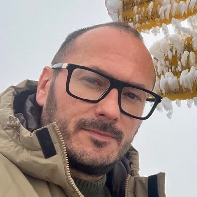 VjgfdhiAzad's profile picture. 