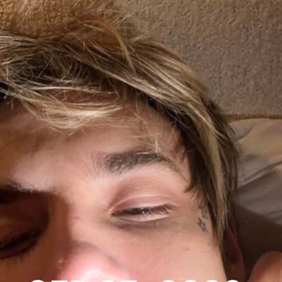 4ngelicjxdn's profile picture. fluent in sarcasm, master degree in yapping, a FEARLESS diva. too glam to give a damn. ONLY accepting my serving minions.