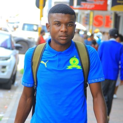 Bonga_H20's profile picture. I am obsessed with football ⚽️ 
| mamelodi sundowns |Madrid| Manchester city 🖇 💛💙❤