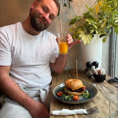 jmshamilton1's profile picture. Wolves ay we.🇵🇹