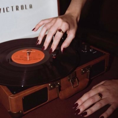 joje290's profile picture. في فؤادي من الأحاديث ماقد                         ضاق عني وعنه هذا الفؤادُ