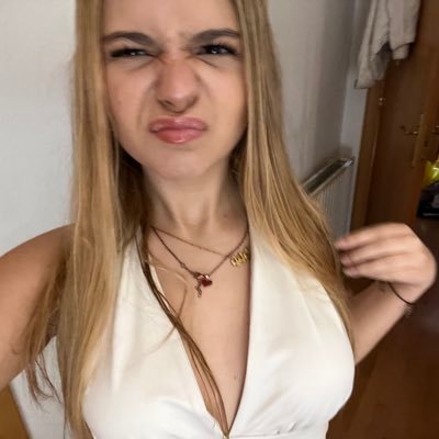 inesstzier's profile picture. 