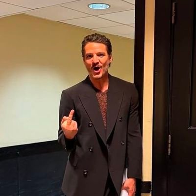 reyskispunk's profile picture. she/her ★ 🇵🇭 • pedro pascal save me ᶻ 𝗓 𐰁 .ᐟ ✮⋆˙