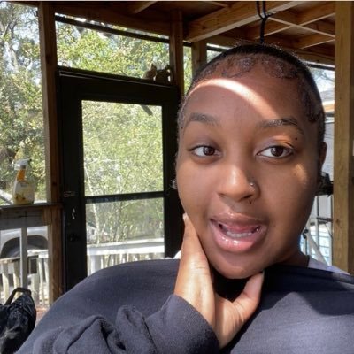 discreet_amarii's profile picture. 