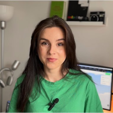 thedesignely's profile picture. Senior product designer