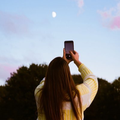 d_NELM's profile picture. A veces me da por crearme historias que terminan en wattpad.