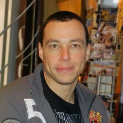 leandronina's profile picture. 