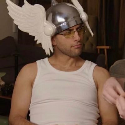 Furkomaniya's profile picture. Hukukçu-Marmara hukuk/yarı anon