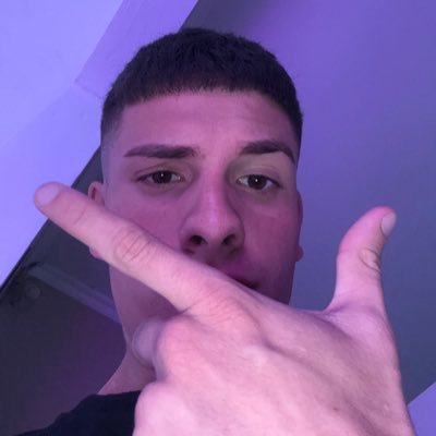 valencardozo004's profile picture. 