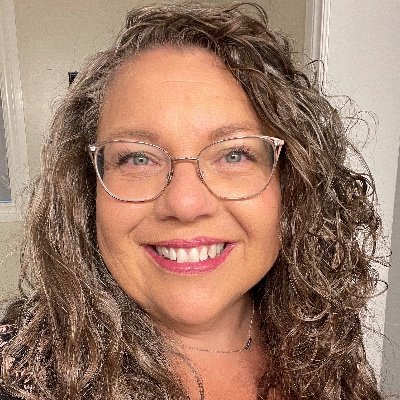Life Coach. Author. Speaker. Mentor. Enneagram Expert.
It's my passion to help you Gain Clarity, Embrace Growth and Thrive Intentionally.