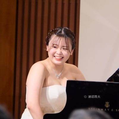 ピアノ弾いてます。 福島市出身。都立総合芸術高校、桐朋学園大学卒業、 同大学院(コレペティツィオン)修了。 お仕事のご依頼はDMもしくは takakotsunoda.pf@gmail.com までお願い致します✨