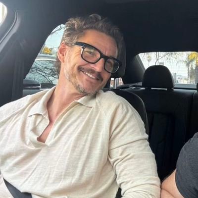 pedro pascal and logan howllet’s controversally younger gf ✨
!south park !arcane enthusiast
• esp/eng