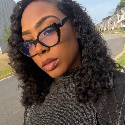 justrhae's profile picture. 