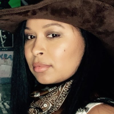 Chi. UI/UX & Graphic designer