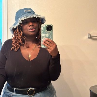 IDreamofRealie's profile picture. 