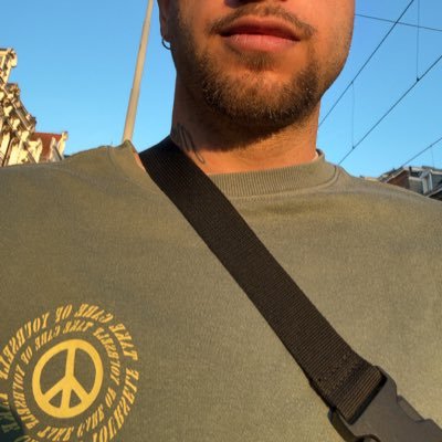 bi dude looking for nice encounters dm to get more informations #findom and #paypigs #cashgod #gayfindomgod